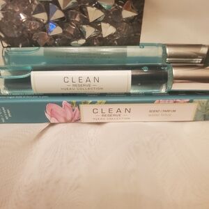 💮CLEAN RESERVE WATER LOTUS ROLLERBALL       NIB